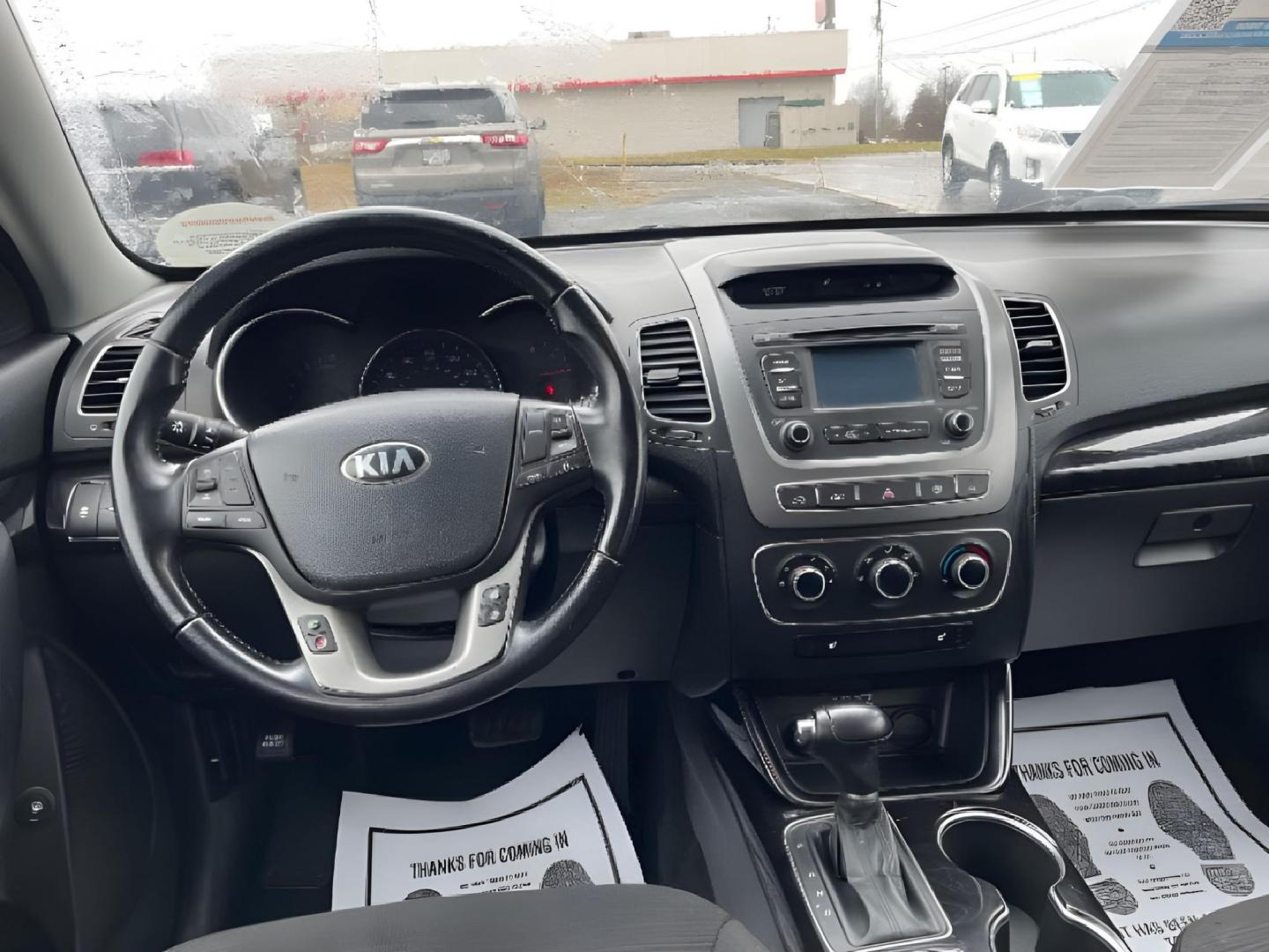 2014 Kia Sorento LX AWD (5XYKTCA60EG) with an 2.4L L4 DOHC 16V engine, 6-Speed Automatic transmission, located at 1184 Kauffman Ave, Fairborn, OH, 45324, (937) 908-9800, 39.807072, -84.030914 - 2014 Kia Sorento LX AWD - Photo#6