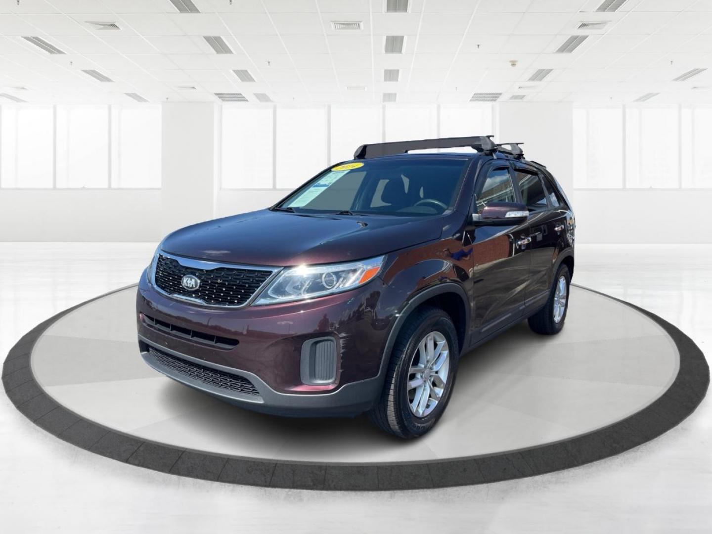 2014 Maroon Kia Sorento LX 2WD (5XYKT3A65EG) with an 2.4L L4 DOHC 16V engine, 6-Speed Automatic transmission, located at 4508 South Dixie Dr, Moraine, OH, 45439, (937) 908-9800, 39.689976, -84.218452 - Photo#7