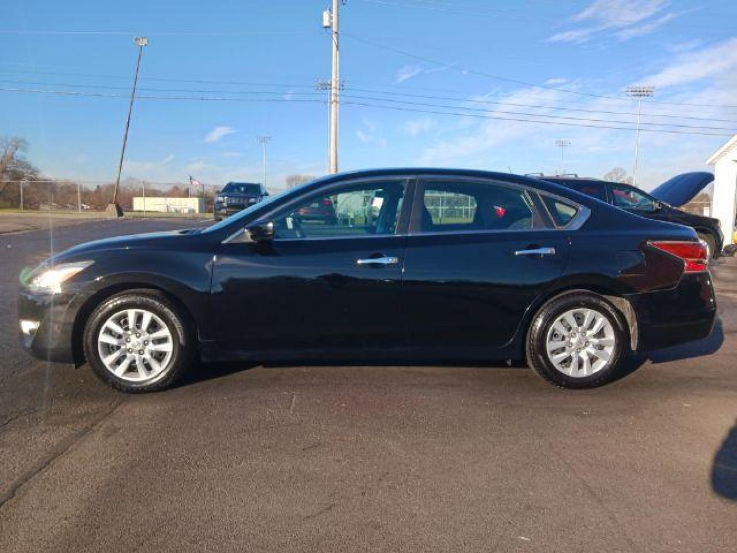 2014 Super Black Nissan Altima 2.5 S (1N4AL3AP8EC) with an 2.5L L4 DOHC 16V engine, Continuously Variable Transmission transmission, located at 4508 South Dixie Dr, Moraine, OH, 45439, (937) 908-9800, 39.689976, -84.218452 - Photo#3