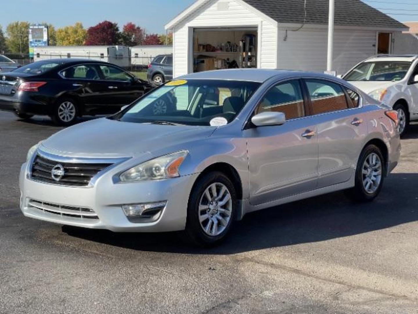 2014 Brilliant Silver Metallic Nissan Altima 2.5 S (1N4AL3APXEC) with an 2.5L L4 DOHC 16V engine, Continuously Variable Transmission transmission, located at 1230 East Main St, Xenia, OH, 45385, (937) 908-9800, 39.688026, -83.910172 - Photo#1