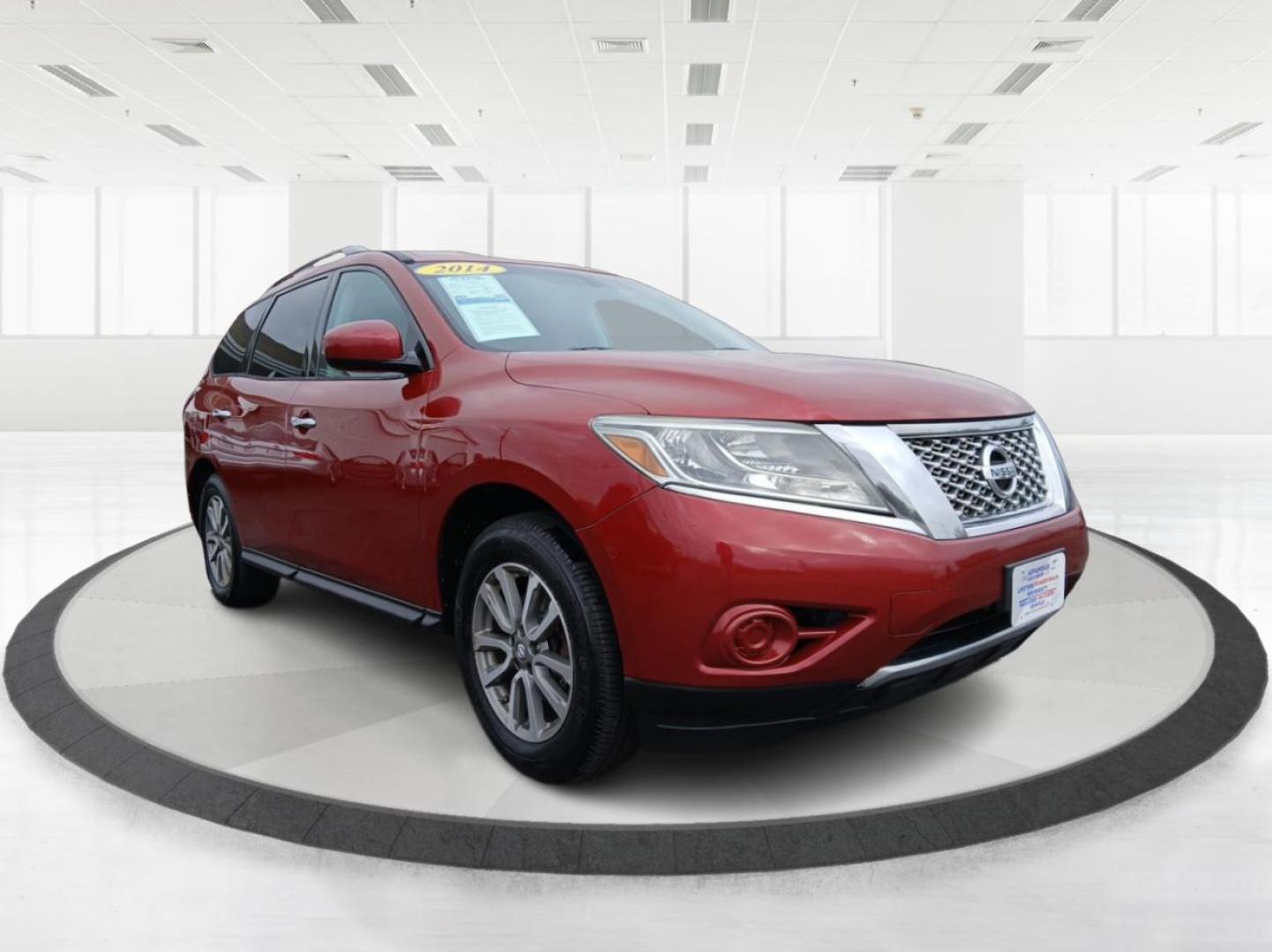 2014 Nissan Pathfinder SV 4WD (5N1AR2MMXEC) with an 3.5L V6 DOHC 24V engine, Continuously Variable Transmission transmission, located at 401 Woodman Dr, Riverside, OH, 45431, (937) 908-9800, 39.760899, -84.123421 - Photo#0