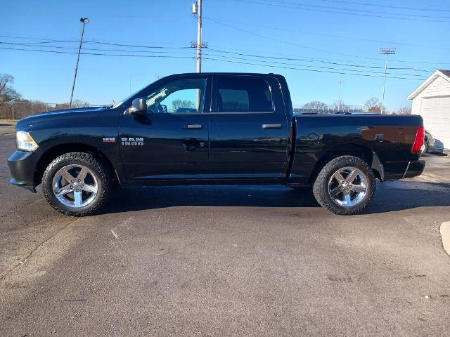 2014 Black Clearcoat RAM 1500 Tradesman Crew Cab SWB 4WD (1C6RR7KT3ES) with an 5.7L V8 OHV 16V engine, 8-Speed Automatic transmission, located at 880 E. National Road, Vandalia, OH, 45377, (937) 908-9800, 39.891918, -84.183594 - Photo#3