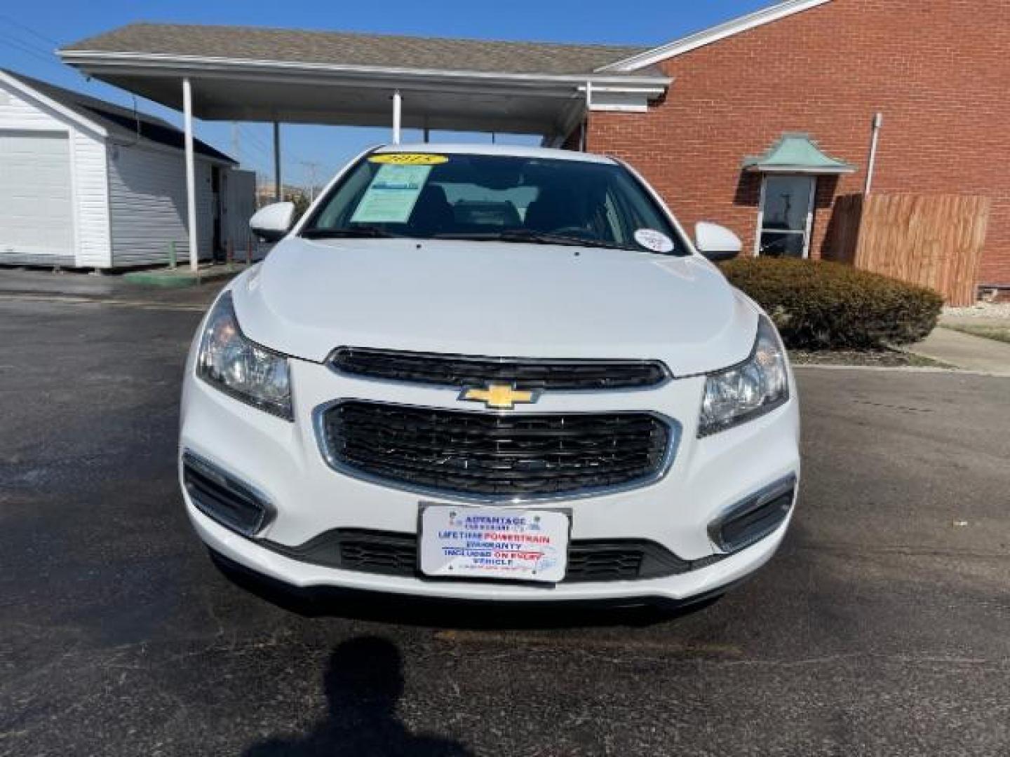 2015 Summit White Chevrolet Cruze 1LT Auto (1G1PC5SB0F7) with an 1.4L L4 DOHC 16V TURBO engine, 6-Speed Automatic transmission, located at 1951 S Dayton Lakeview Rd., New Carlisle, OH, 45344, (937) 908-9800, 39.890999, -84.050255 - Photo#4