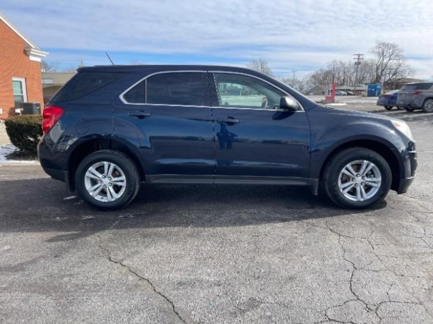 2015 Blue Velvet Metallic Chevrolet Equinox LS 2WD (2GNALAEK9F1) with an 2.4L L4 DOHC 16V FFV engine, 6-Speed Automatic transmission, located at 880 E. National Road, Vandalia, OH, 45377, (937) 908-9800, 39.891918, -84.183594 - Photo#3