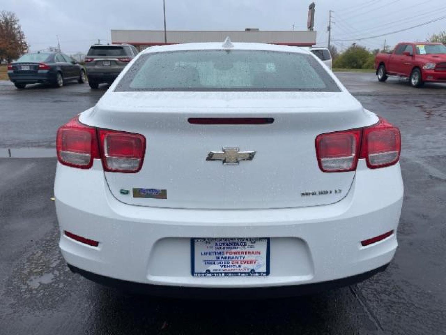 2015 Summit White Chevrolet Malibu 1LT (1G11C5SL5FF) with an 2.5L L4 DOHC 16V engine, 6-Speed Automatic transmission, located at 1184 Kauffman Ave, Fairborn, OH, 45324, (937) 908-9800, 39.807072, -84.030914 - Photo#4