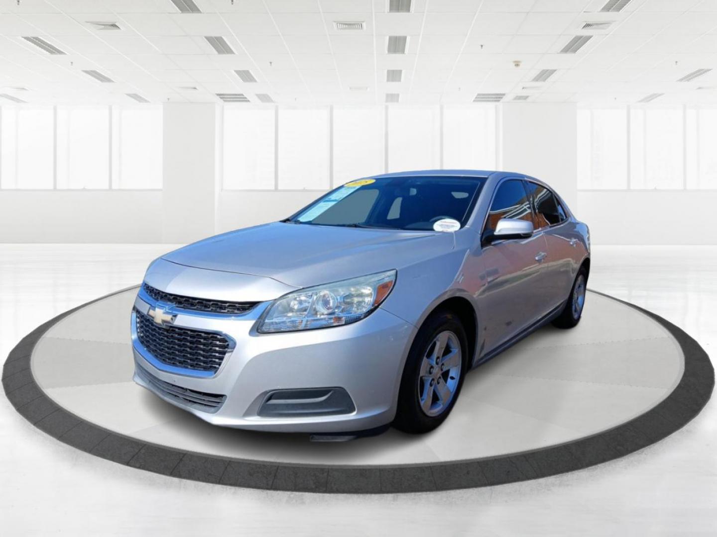 2015 Silver Ice Metallic Chevrolet Malibu 1LT (1G11C5SL8FF) with an 2.5L L4 DOHC 16V engine, 6-Speed Automatic transmission, located at 401 Woodman Dr, Riverside, OH, 45431, (937) 908-9800, 39.760899, -84.123421 - Photo#7