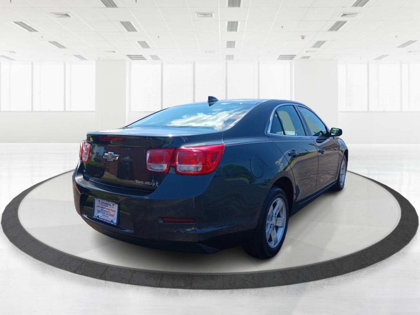 2015 Ashen Gray Metallic Chevrolet Malibu (1G11C5SL2FF) with an 2.5L L4 DOHC 16V engine, 6-Speed Automatic transmission, located at 1230 East Main St, Xenia, OH, 45385, (937) 908-9800, 39.688026, -83.910172 - Photo#2