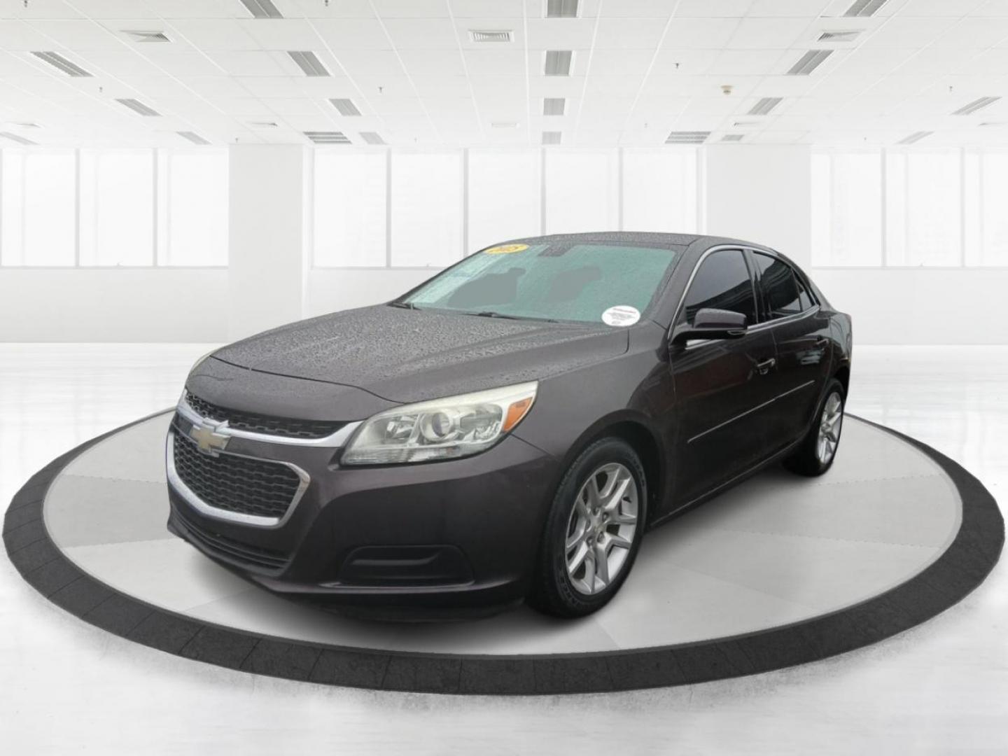 2015 Chevrolet Malibu 1LT (1G11C5SL1FF) with an 2.5L L4 DOHC 16V engine, 6-Speed Automatic transmission, located at 880 E. National Road, Vandalia, OH, 45377, (937) 908-9800, 39.891918, -84.183594 - 2015 Chevrolet Malibu 1LT - Photo#7