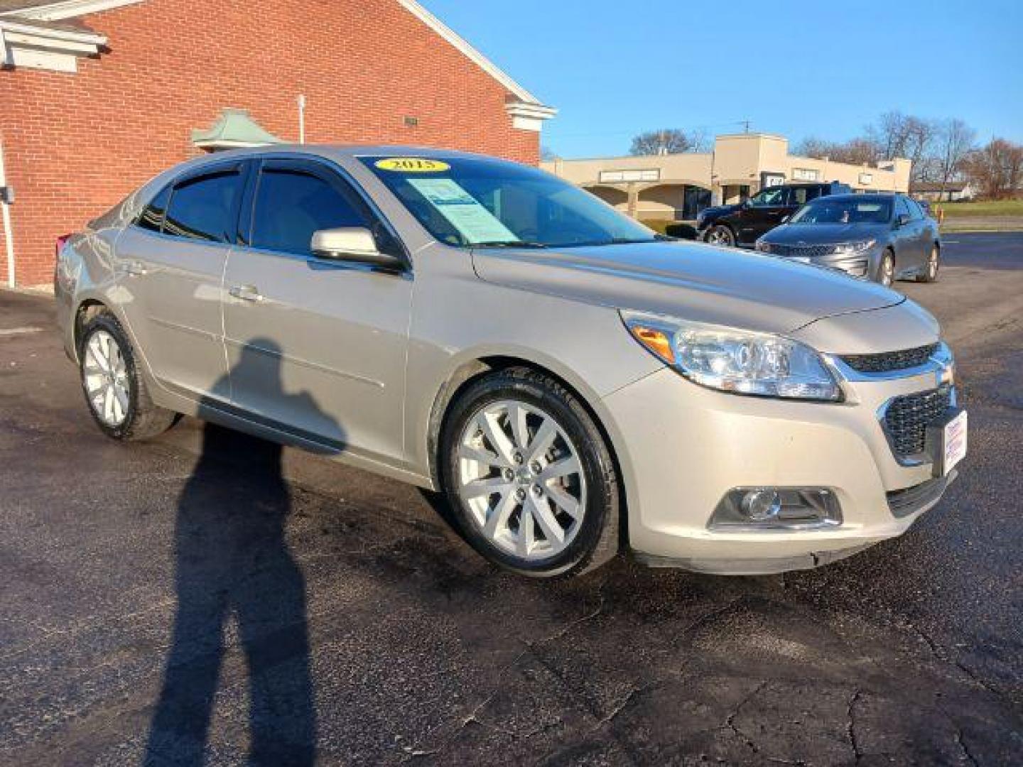 2015 Champagne Silver Metallic Chevrolet Malibu 2LT (1G11D5SL2FF) with an 2.5L L4 DOHC 16V engine, 6-Speed Automatic transmission, located at 1230 East Main St, Xenia, OH, 45385, (937) 908-9800, 39.688026, -83.910172 - Photo#0