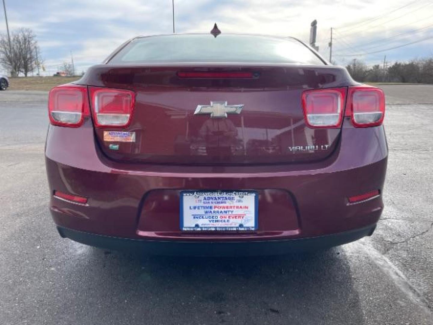 2015 Butte Red Metallic Chevrolet Malibu 1LT (1G11C5SL6FF) with an 2.5L L4 DOHC 16V engine, 6-Speed Automatic transmission, located at 1230 East Main St, Xenia, OH, 45385, (937) 908-9800, 39.688026, -83.910172 - Photo#5