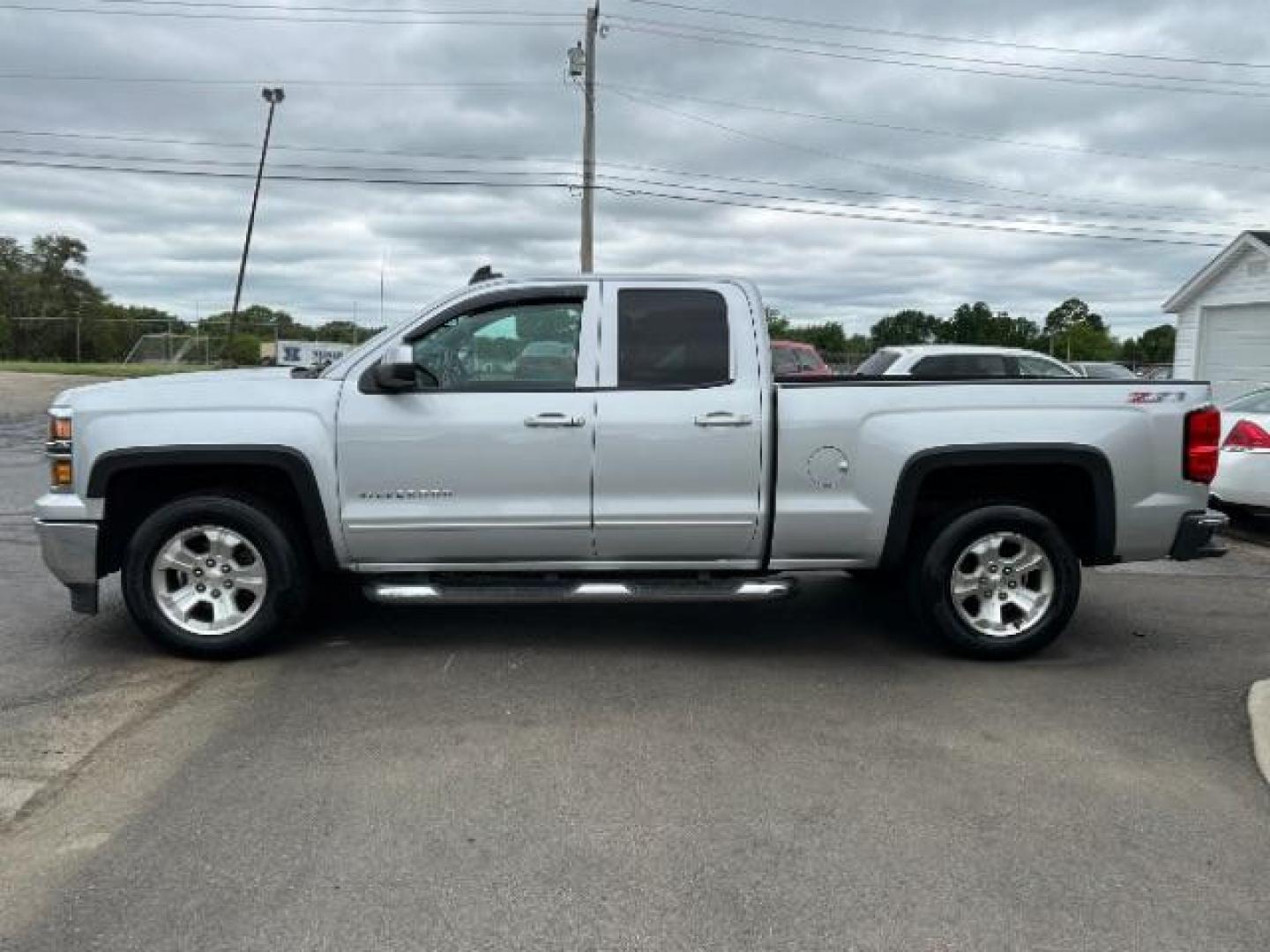 2015 Silver Chevrolet Silverado 1500 LT Double Cab 4WD (1GCVKREC6FZ) with an 5.3L V8 OHV 16V engine, 6-Speed Automatic transmission, located at 1099 N County Rd 25A , Troy, OH, 45373, (937) 908-9800, 40.057079, -84.212883 - Photo#3