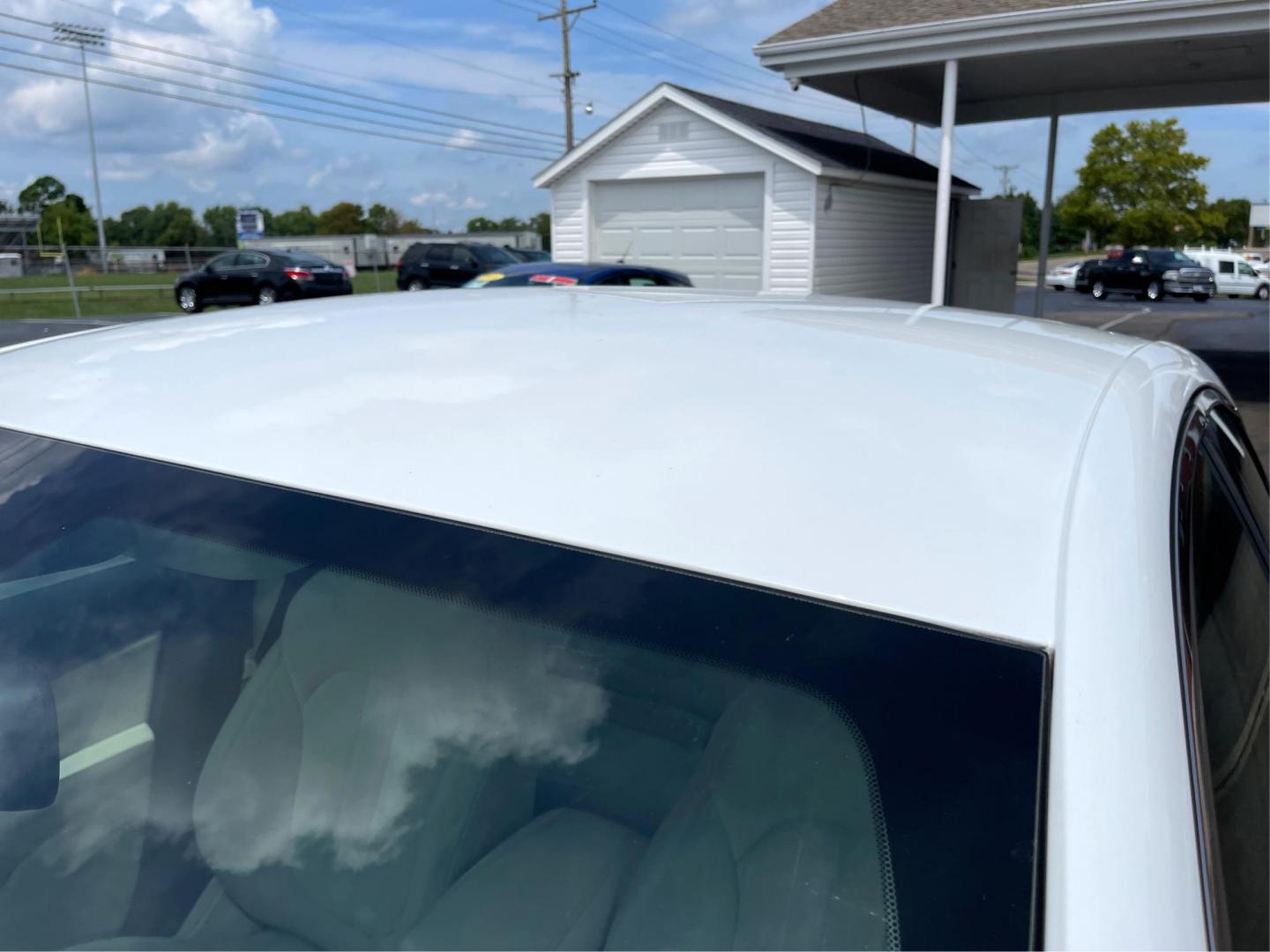 2015 Bright White Clearcoat Chrysler 200 Limited (1C3CCCAB8FN) with an 2.4L L4 DOHC 16V engine, 9-Speed Automatic transmission, located at 1184 Kauffman Ave, Fairborn, OH, 45324, (937) 908-9800, 39.807072, -84.030914 - Photo#11