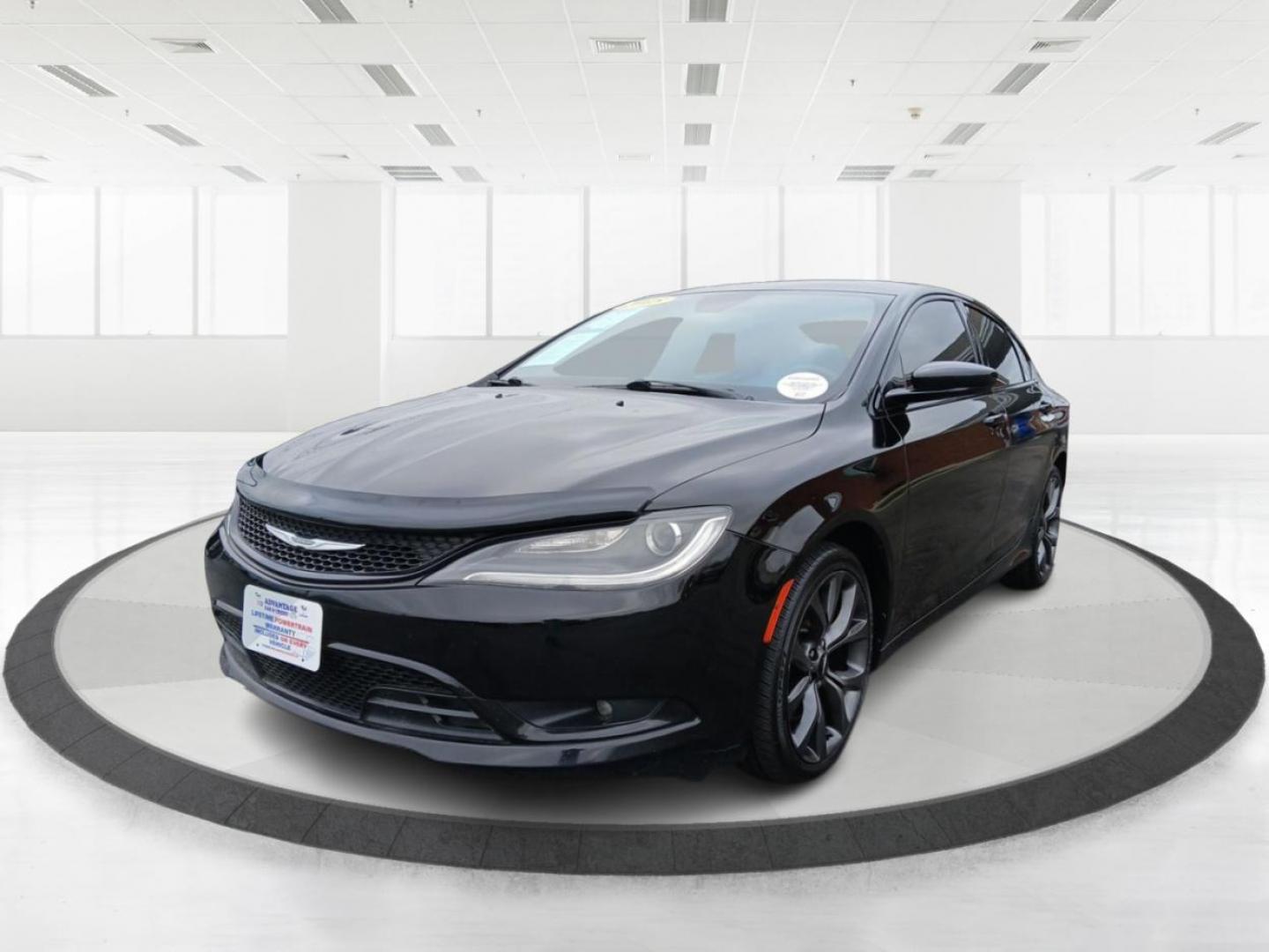 2015 Black Clearcoat Chrysler 200 S (1C3CCCBB8FN) with an 2.4L L4 DOHC 16V engine, 9-Speed Automatic transmission, located at 880 E. National Road, Vandalia, OH, 45377, (937) 908-9800, 39.891918, -84.183594 - Photo#7