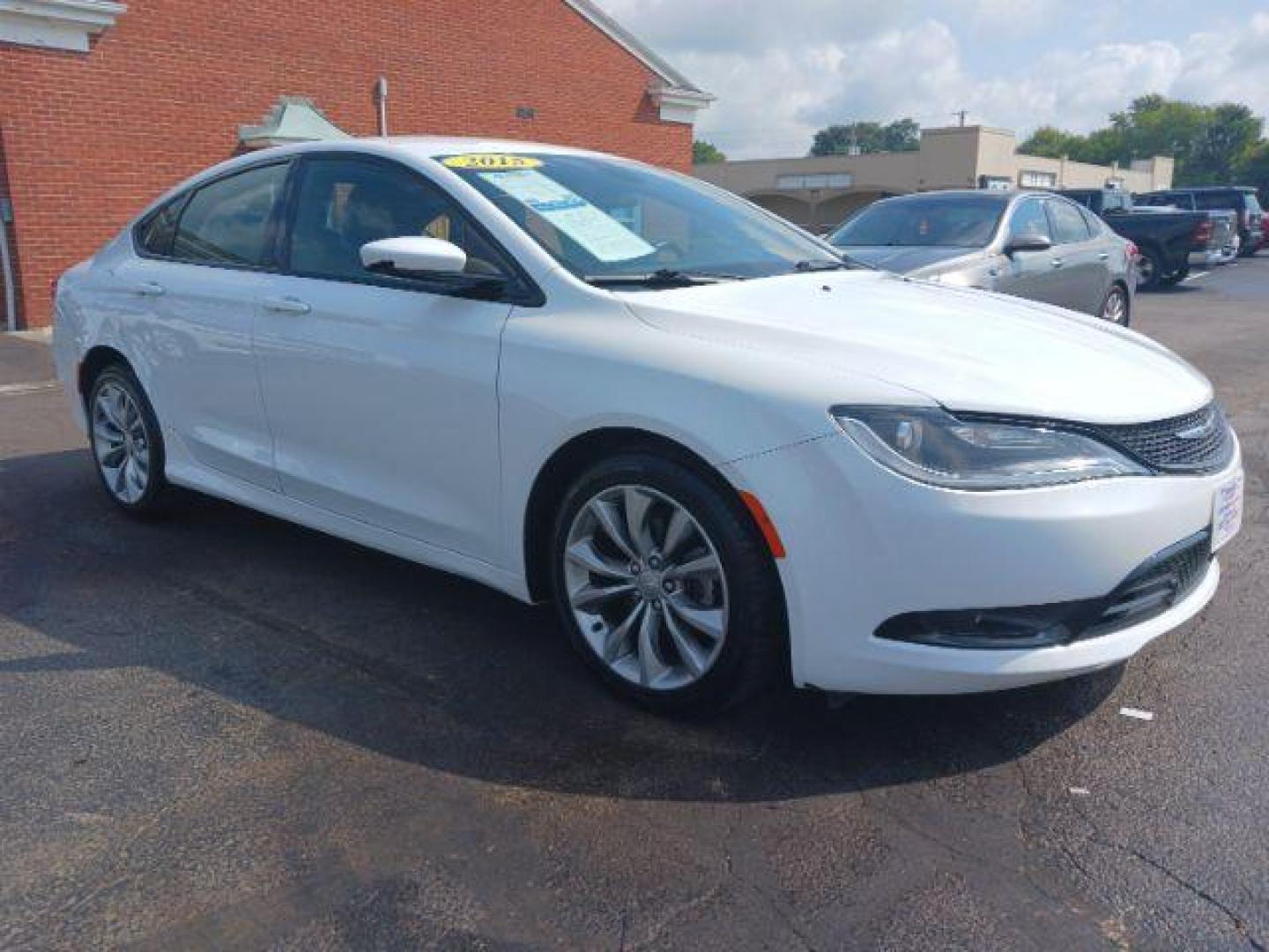 2015 Lunar White Tri-Coat Chrysler 200 S (1C3CCCBB5FN) with an 2.4L L4 DOHC 16V engine, 9-Speed Automatic transmission, located at 1230 East Main St, Xenia, OH, 45385, (937) 908-9800, 39.688026, -83.910172 - Photo#0