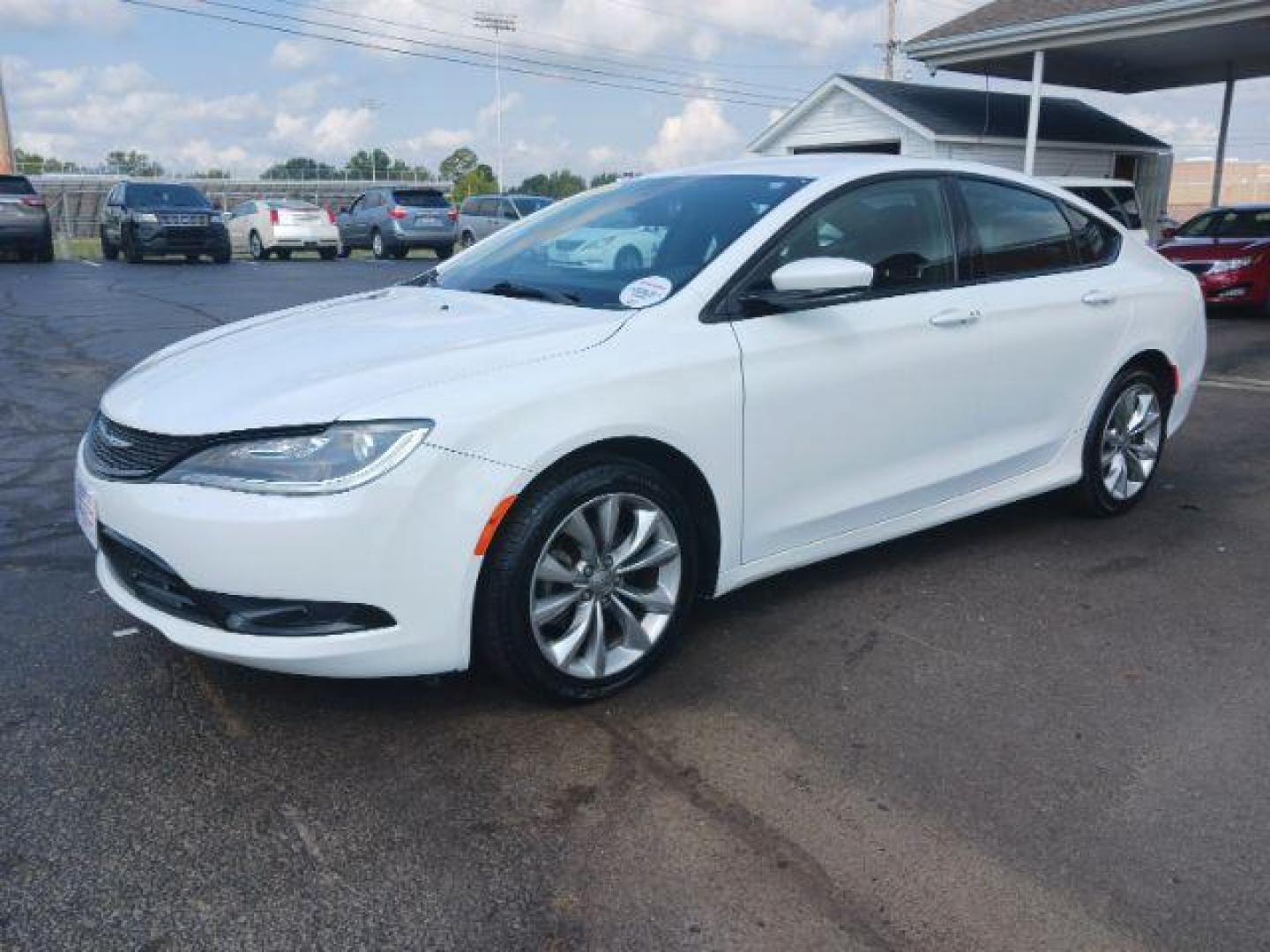 2015 Lunar White Tri-Coat Chrysler 200 S (1C3CCCBB5FN) with an 2.4L L4 DOHC 16V engine, 9-Speed Automatic transmission, located at 1230 East Main St, Xenia, OH, 45385, (937) 908-9800, 39.688026, -83.910172 - Photo#2