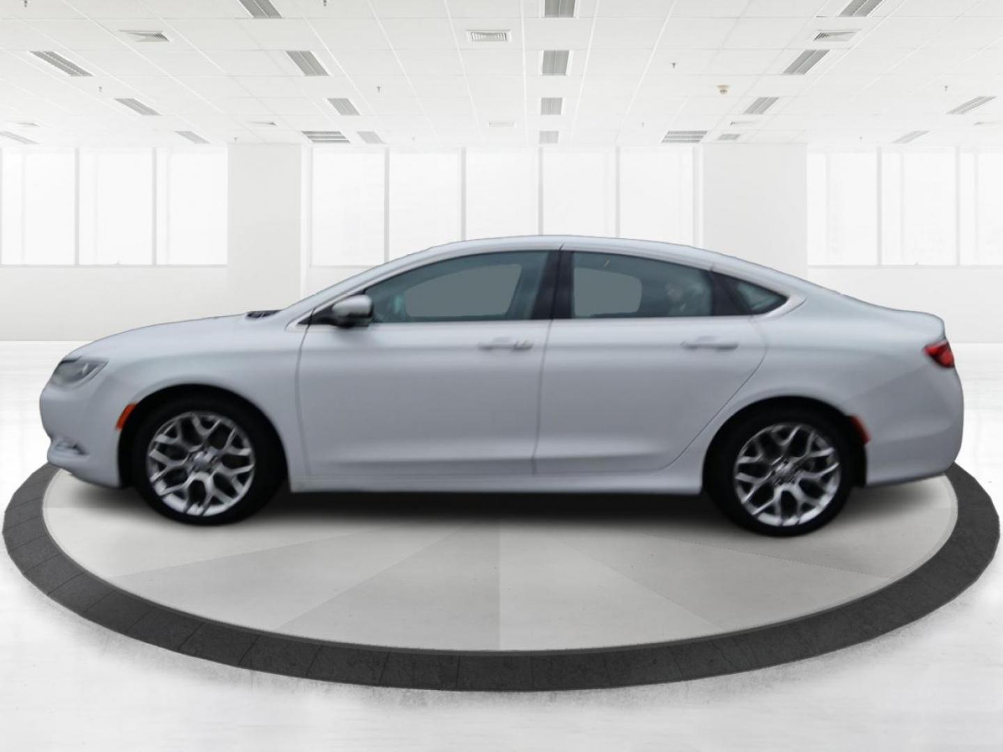 2015 Chrysler 200 C AWD (1C3CCCEG3FN) with an 3.6L V6 DOHC 24V FFV engine, 9-Speed Automatic transmission, located at 880 E. National Road, Vandalia, OH, 45377, (937) 908-9800, 39.891918, -84.183594 - 2015 Chrysler 200 C AWD - Photo#5