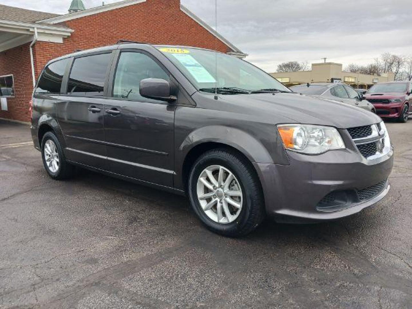 2015 Granite Crystal Met CC Dodge Grand Caravan SXT (2C4RDGCG5FR) with an 3.6L V6 DOHC 24V engine, 6-Speed Automatic transmission, located at 1184 Kauffman Ave, Fairborn, OH, 45324, (937) 908-9800, 39.807072, -84.030914 - Photo#0