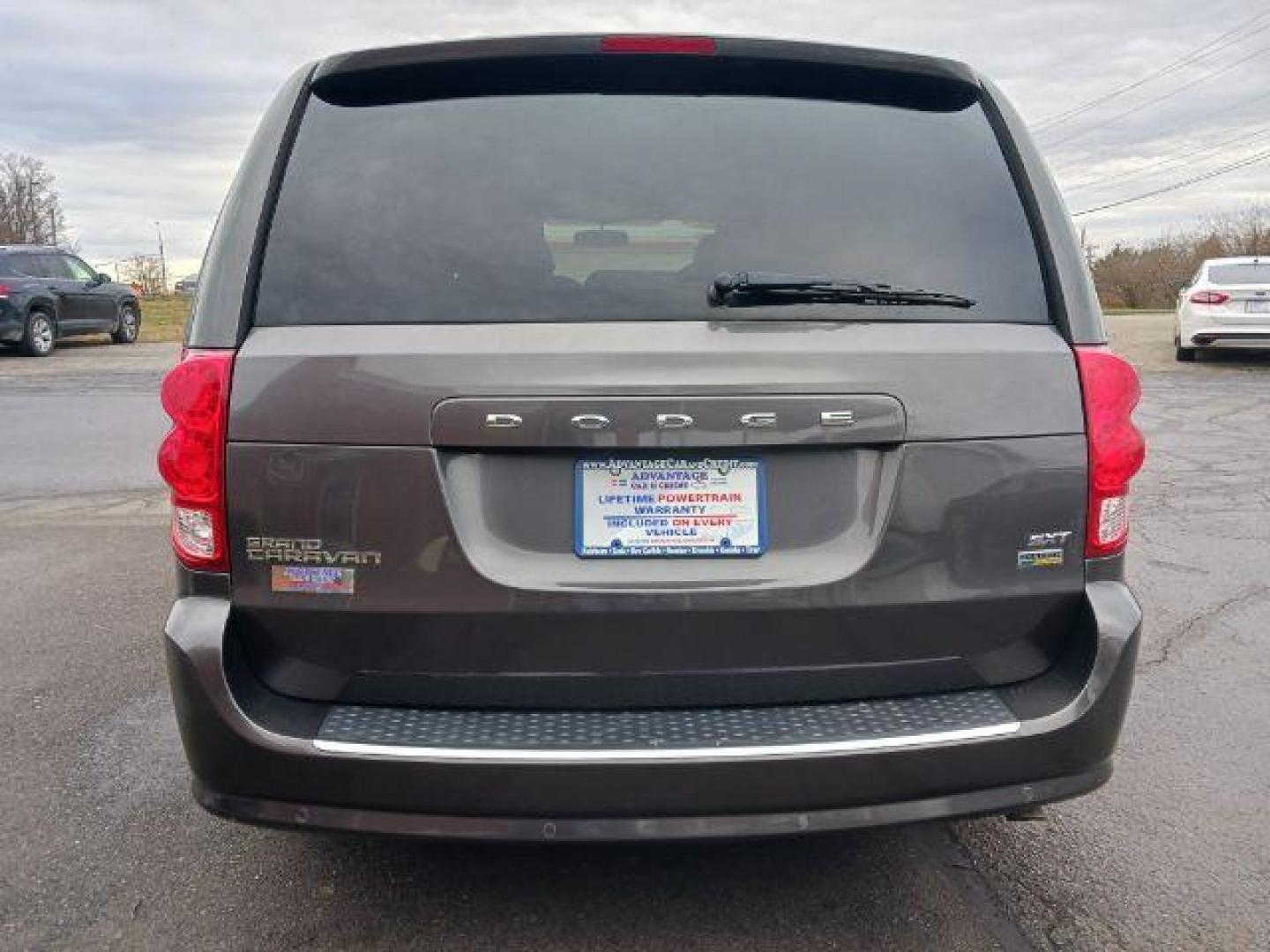 2015 Granite Crystal Met CC Dodge Grand Caravan SXT (2C4RDGCG5FR) with an 3.6L V6 DOHC 24V engine, 6-Speed Automatic transmission, located at 1184 Kauffman Ave, Fairborn, OH, 45324, (937) 908-9800, 39.807072, -84.030914 - Photo#5