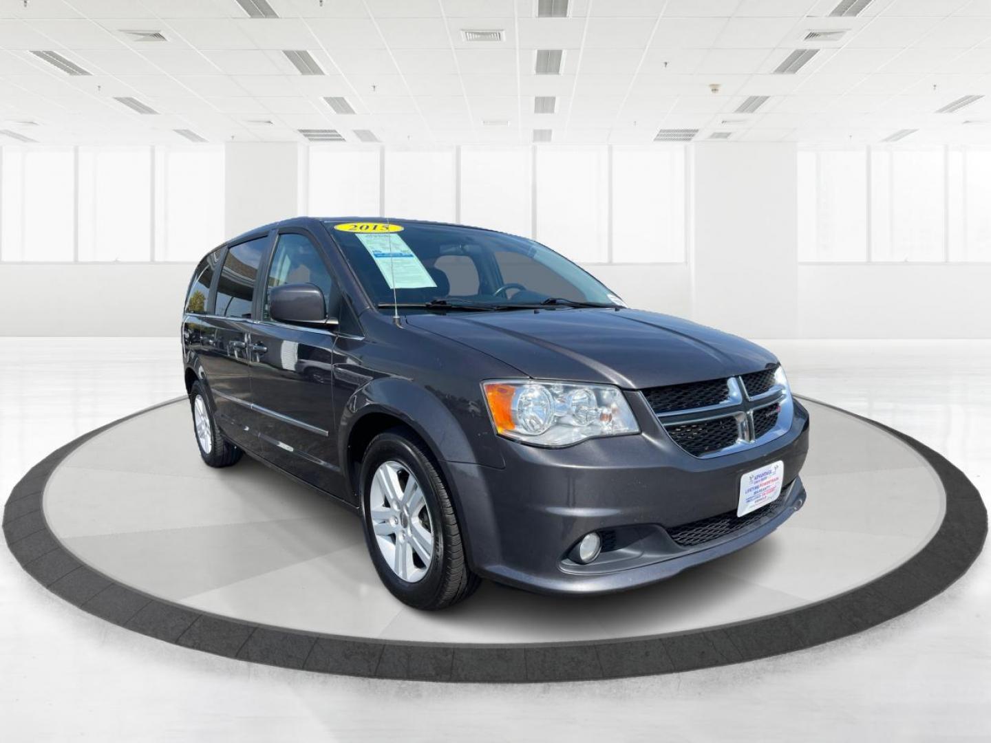 2015 Gray Dodge Grand Caravan Crew (2C4RDGDG5FR) with an 3.6L V6 DOHC 24V engine, 6-Speed Automatic transmission, located at 1230 East Main St, Xenia, OH, 45385, (937) 908-9800, 39.688026, -83.910172 - Photo#0