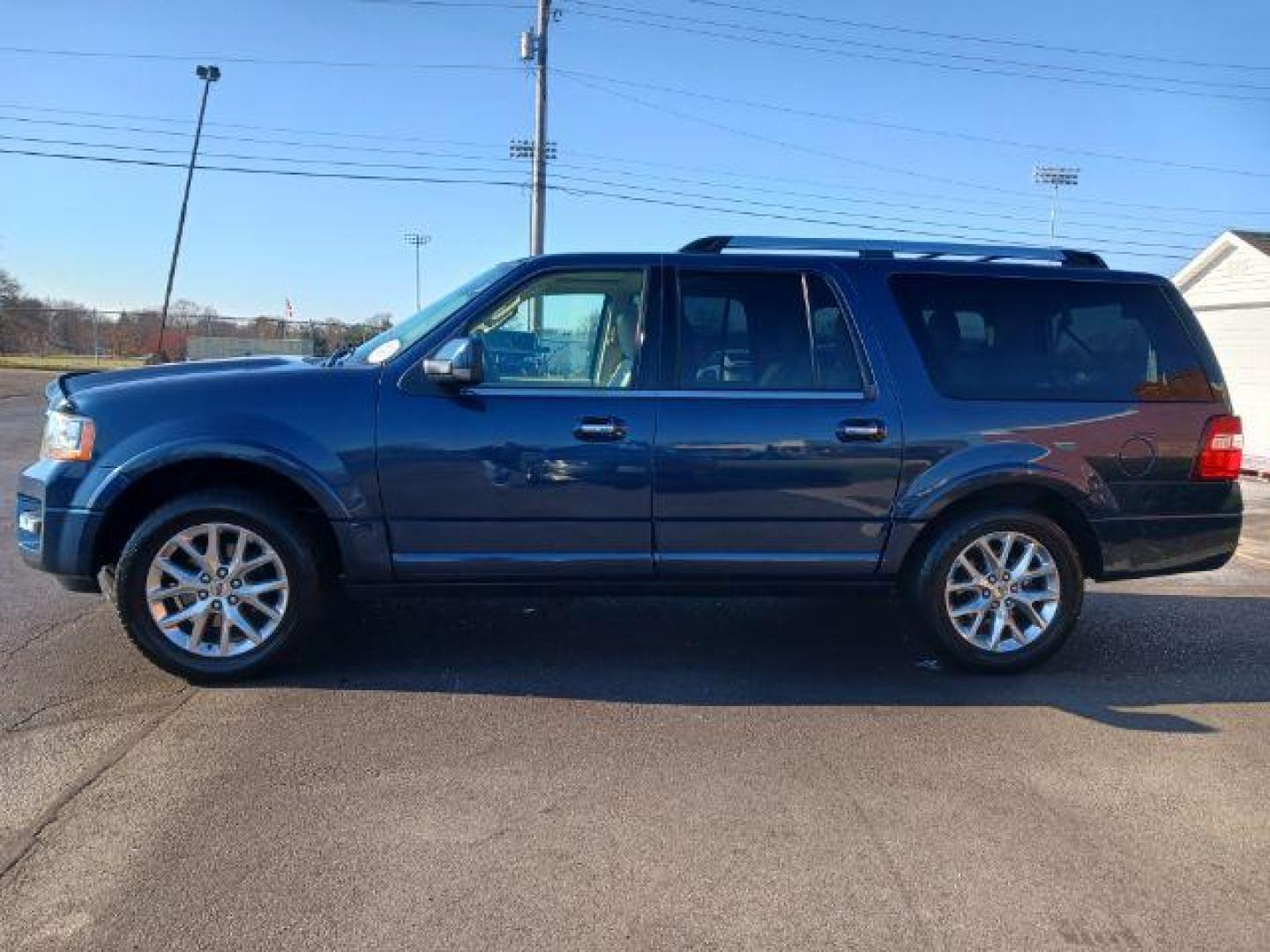 2015 Blue Jeans Metallic Ford Expedition EL Limited 4WD (1FMJK2AT6FE) with an 3.5L V6 DOHC 24V FFV engine, 6-Speed Automatic transmission, located at 1230 East Main St, Xenia, OH, 45385, (937) 908-9800, 39.688026, -83.910172 - Photo#3