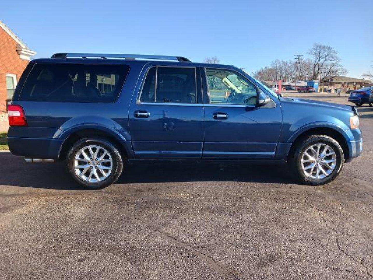 2015 Blue Jeans Metallic Ford Expedition EL Limited 4WD (1FMJK2AT6FE) with an 3.5L V6 DOHC 24V FFV engine, 6-Speed Automatic transmission, located at 1230 East Main St, Xenia, OH, 45385, (937) 908-9800, 39.688026, -83.910172 - Photo#5