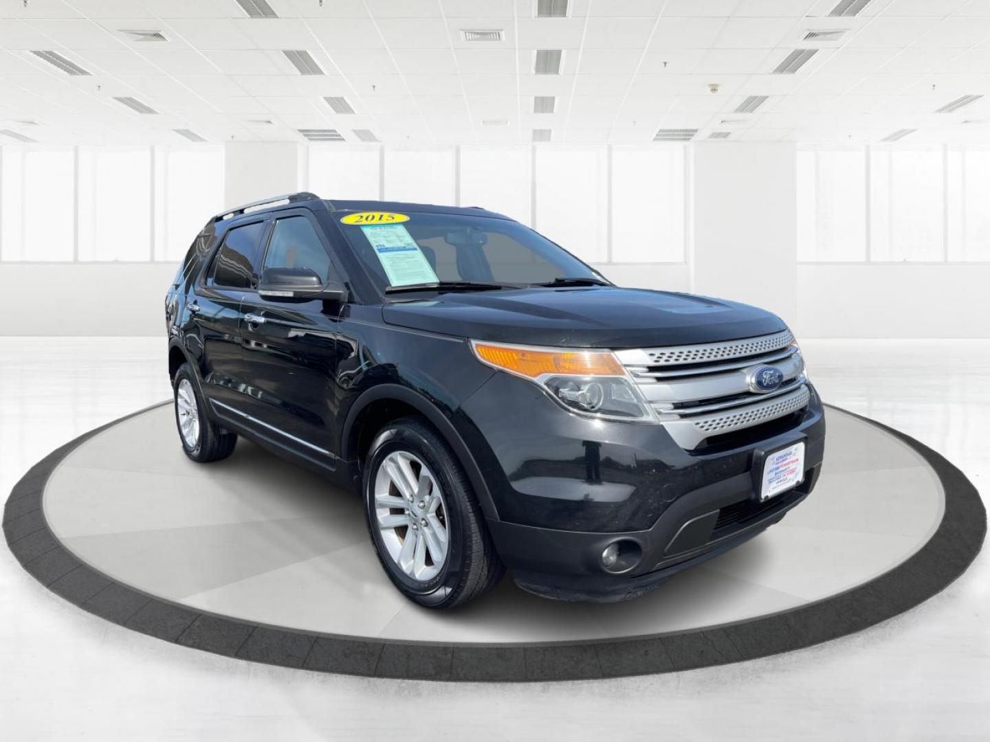 2015 Tuxedo Black Metallic Ford Explorer (1FM5K8D87FG) with an 3.5L V6 DOHC 24V engine, 6-Speed Automatic transmission, located at 1184 Kauffman Ave, Fairborn, OH, 45324, (937) 908-9800, 39.807072, -84.030914 - Photo#0