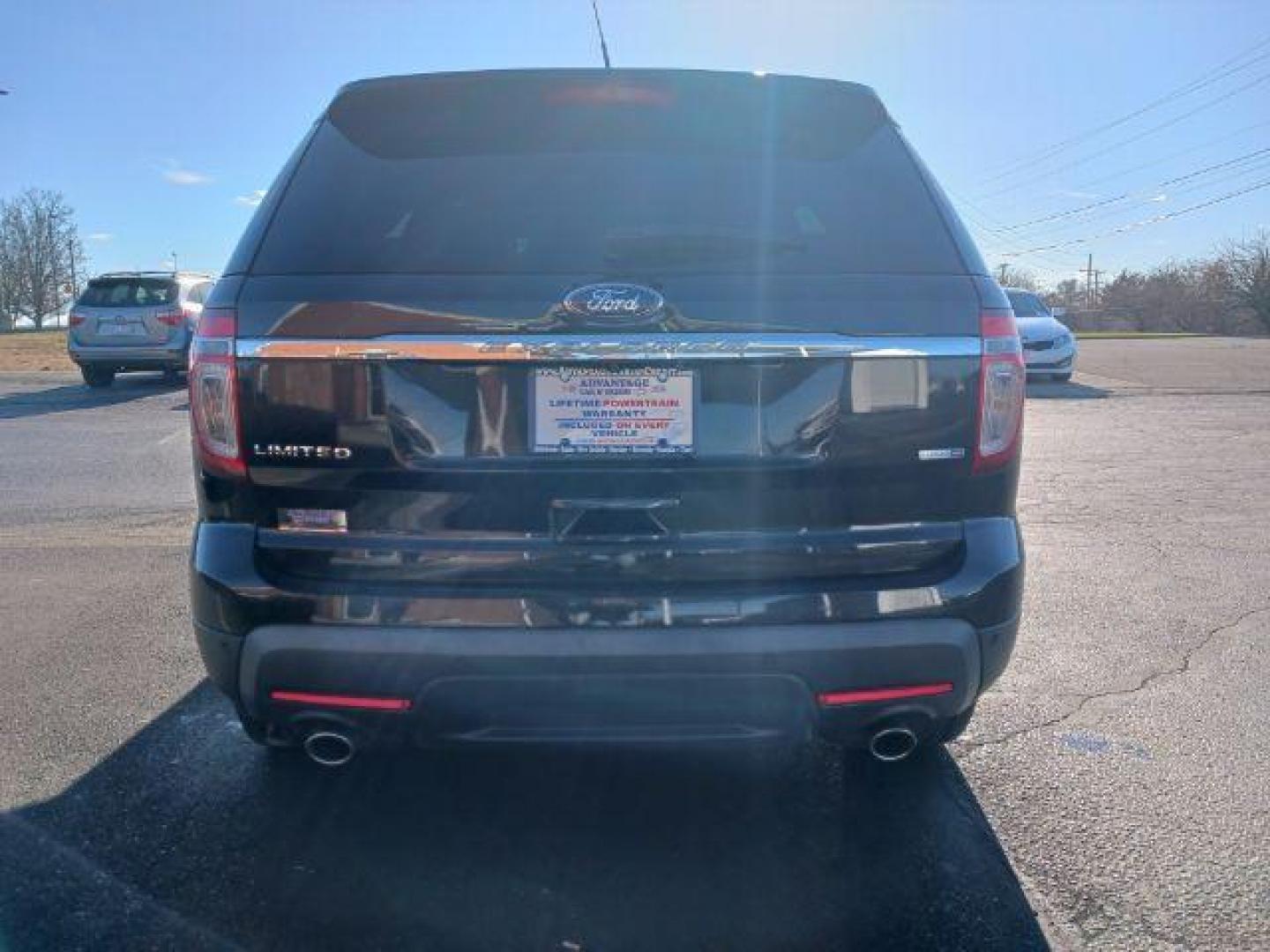 2015 Tuxedo Black Metallic Ford Explorer Limited 4WD (1FM5K8F84FG) with an 3.5L V6 DOHC 24V engine, 6-Speed Automatic transmission, located at 4508 South Dixie Dr, Moraine, OH, 45439, (937) 908-9800, 39.689976, -84.218452 - Photo#5