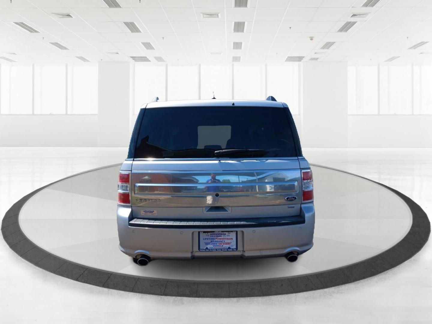 2015 Ingot Silver Metallic Ford Flex (2FMHK6D82FB) with an 3.5L V6 DOHC 24V engine, 6-Speed Automatic Overdrive transmission, located at 1099 N County Rd 25A , Troy, OH, 45373, (937) 908-9800, 40.057079, -84.212883 - Photo#3