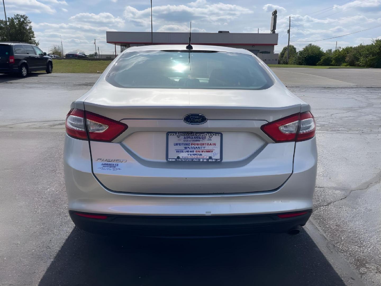 2015 Ingot Silver Ford Fusion S (3FA6P0G74FR) with an 2.5L L4 DOHC 16V engine, 6-Speed Automatic transmission, located at 1230 East Main St, Xenia, OH, 45385, (937) 908-9800, 39.688026, -83.910172 - Photo#10