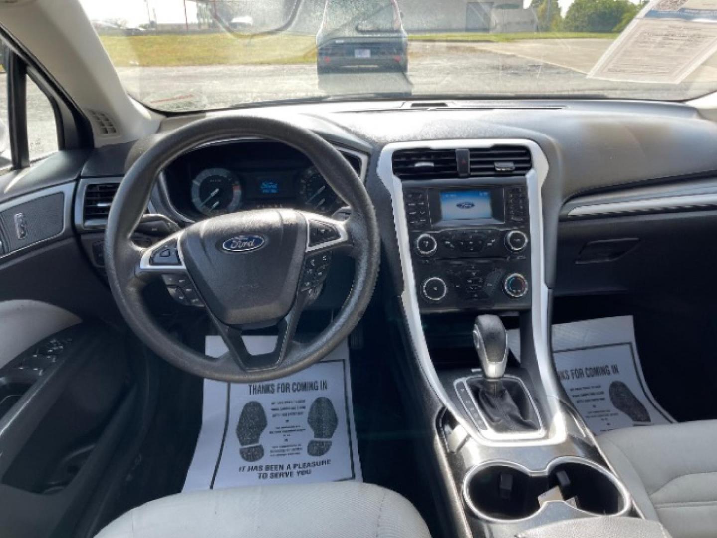 2015 Ingot Silver Ford Fusion (3FA6P0G74FR) with an 2.5L L4 DOHC 16V engine, 6-Speed Automatic transmission, located at 1230 East Main St, Xenia, OH, 45385, (937) 908-9800, 39.688026, -83.910172 - Photo#14