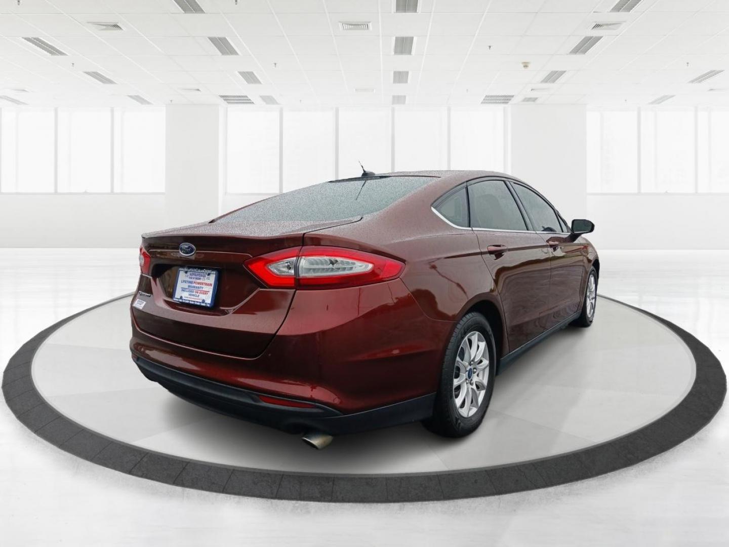 2015 Guard Ford Fusion (3FA6P0G78FR) with an 2.5L L4 DOHC 16V engine, 6-Speed Automatic transmission, located at 1184 Kauffman Ave, Fairborn, OH, 45324, (937) 908-9800, 39.807072, -84.030914 - Photo#2