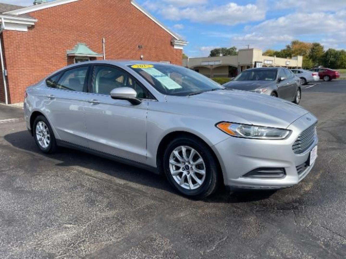 2015 Ingot Silver Ford Fusion S (3FA6P0G74FR) with an 2.5L L4 DOHC 16V engine, 6-Speed Automatic transmission, located at 1230 East Main St, Xenia, OH, 45385, (937) 908-9800, 39.688026, -83.910172 - Photo#0