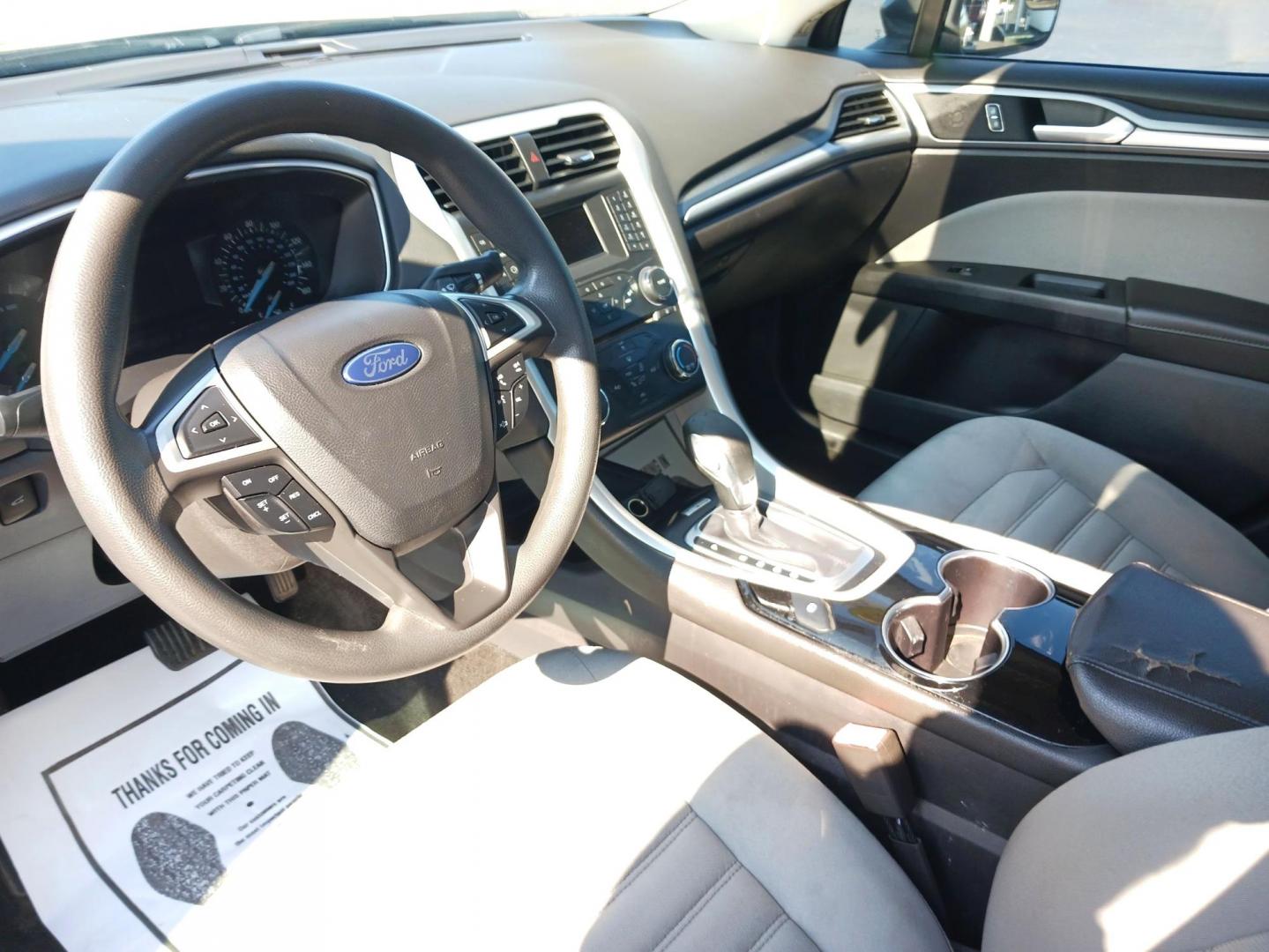 2015 Magnetic Ford Fusion (3FA6P0G78FR) with an 2.5L L4 DOHC 16V engine, 6-Speed Automatic transmission, located at 880 E. National Road, Vandalia, OH, 45377, (937) 908-9800, 39.891918, -84.183594 - Photo#8