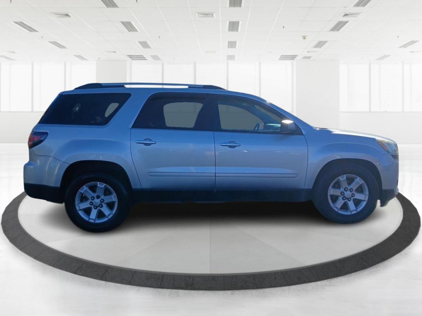 2015 Quicksilver Metallic GMC Acadia SLE-2 AWD (1GKKVPKD4FJ) with an 3.6L V6 DOHC 24V engine, 6-Speed Automatic transmission, located at 4508 South Dixie Dr, Moraine, OH, 45439, (937) 908-9800, 39.689976, -84.218452 - Photo#1