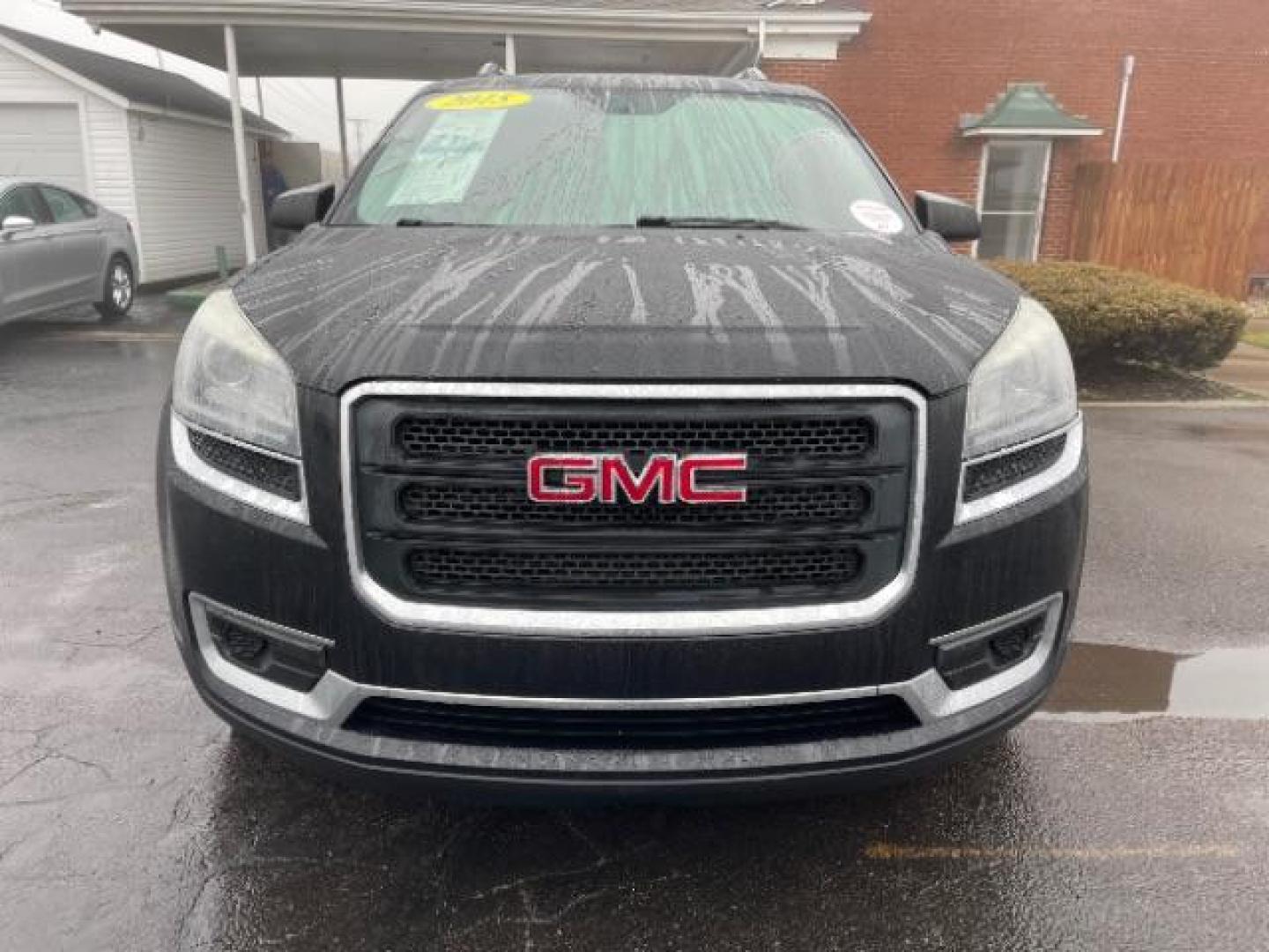 2015 Carbon Black Metallic GMC Acadia SLE-2 FWD (1GKKRPKD3FJ) with an 3.6L V6 DOHC 24V engine, 6-Speed Automatic transmission, located at 1099 N County Rd 25A , Troy, OH, 45373, (937) 908-9800, 40.057079, -84.212883 - Photo#4