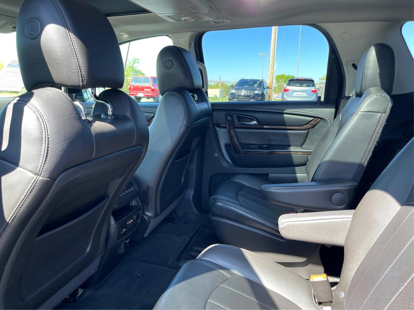 2015 Carbon Black Metallic GMC Acadia Denali AWD (1GKKVTKD8FJ) with an 3.6L V6 DOHC 24V engine, 6-Speed Automatic transmission, located at 401 Woodman Dr, Riverside, OH, 45431, (937) 908-9800, 39.760899, -84.123421 - Photo#9