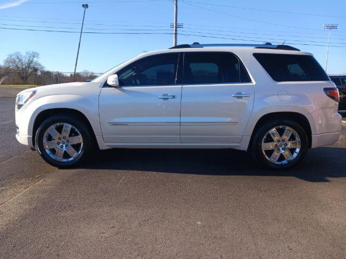 2015 White Diamond Tricoat GMC Acadia Denali AWD (1GKKVTKD6FJ) with an 3.6L V6 DOHC 24V engine, 6-Speed Automatic transmission, located at 880 E. National Road, Vandalia, OH, 45377, (937) 908-9800, 39.891918, -84.183594 - Photo#3