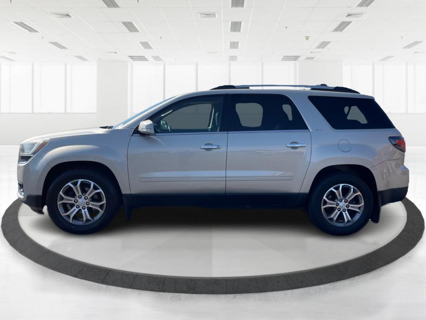 2015 Champagne Silver Metallic GMC Acadia (1GKKVRKD2FJ) with an 3.6L V6 DOHC 24V engine, 6-Speed Automatic transmission, located at 1230 East Main St, Xenia, OH, 45385, (937) 908-9800, 39.688026, -83.910172 - Photo#5