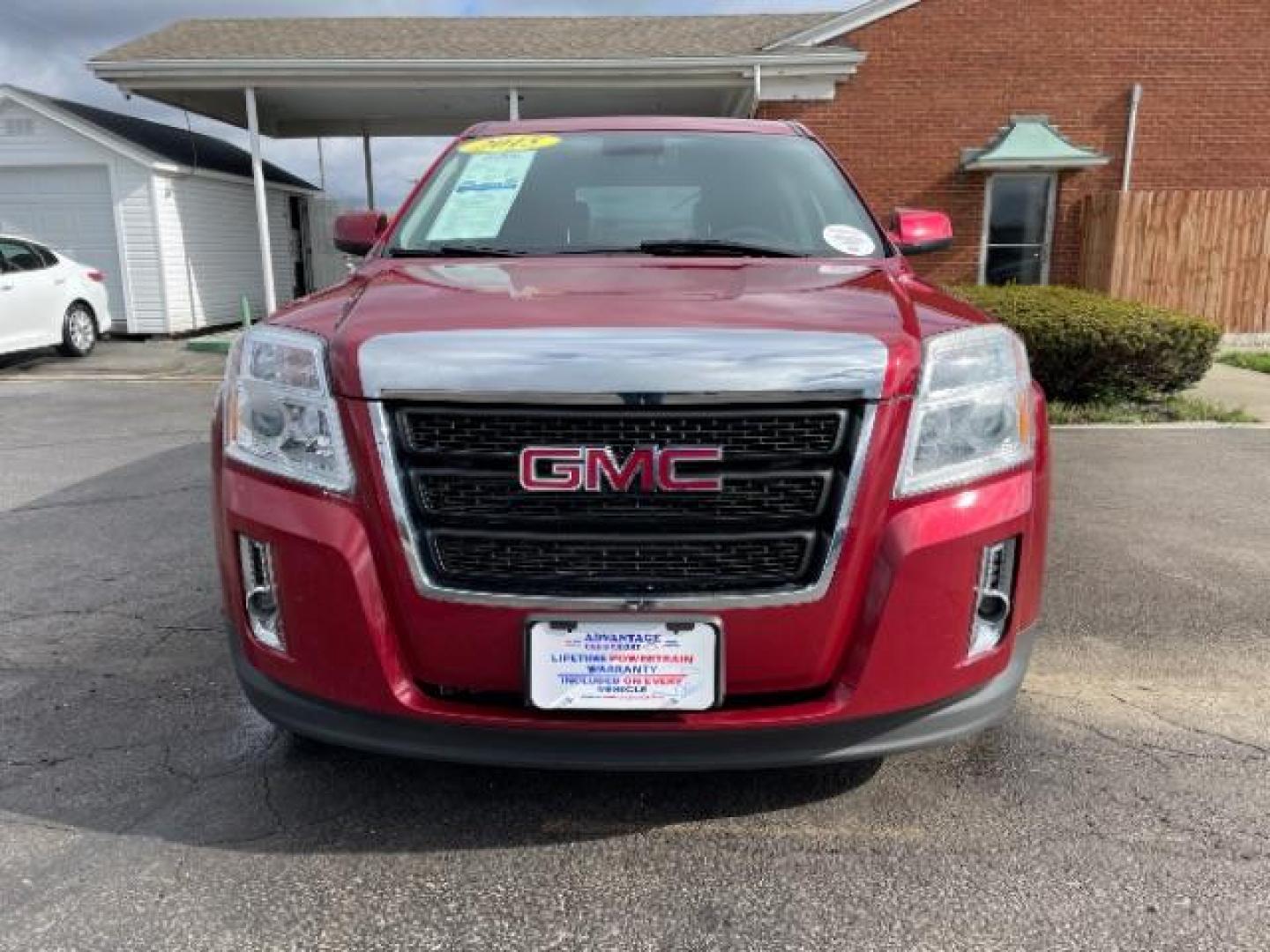 2015 Crystal Red Tintcoat GMC Terrain SLE1 FWD (2GKALMEK6F6) with an 2.4L L4 DOHC 16V engine, 6-Speed Automatic transmission, located at 4508 South Dixie Dr, Moraine, OH, 45439, (937) 908-9800, 39.689976, -84.218452 - Photo#4