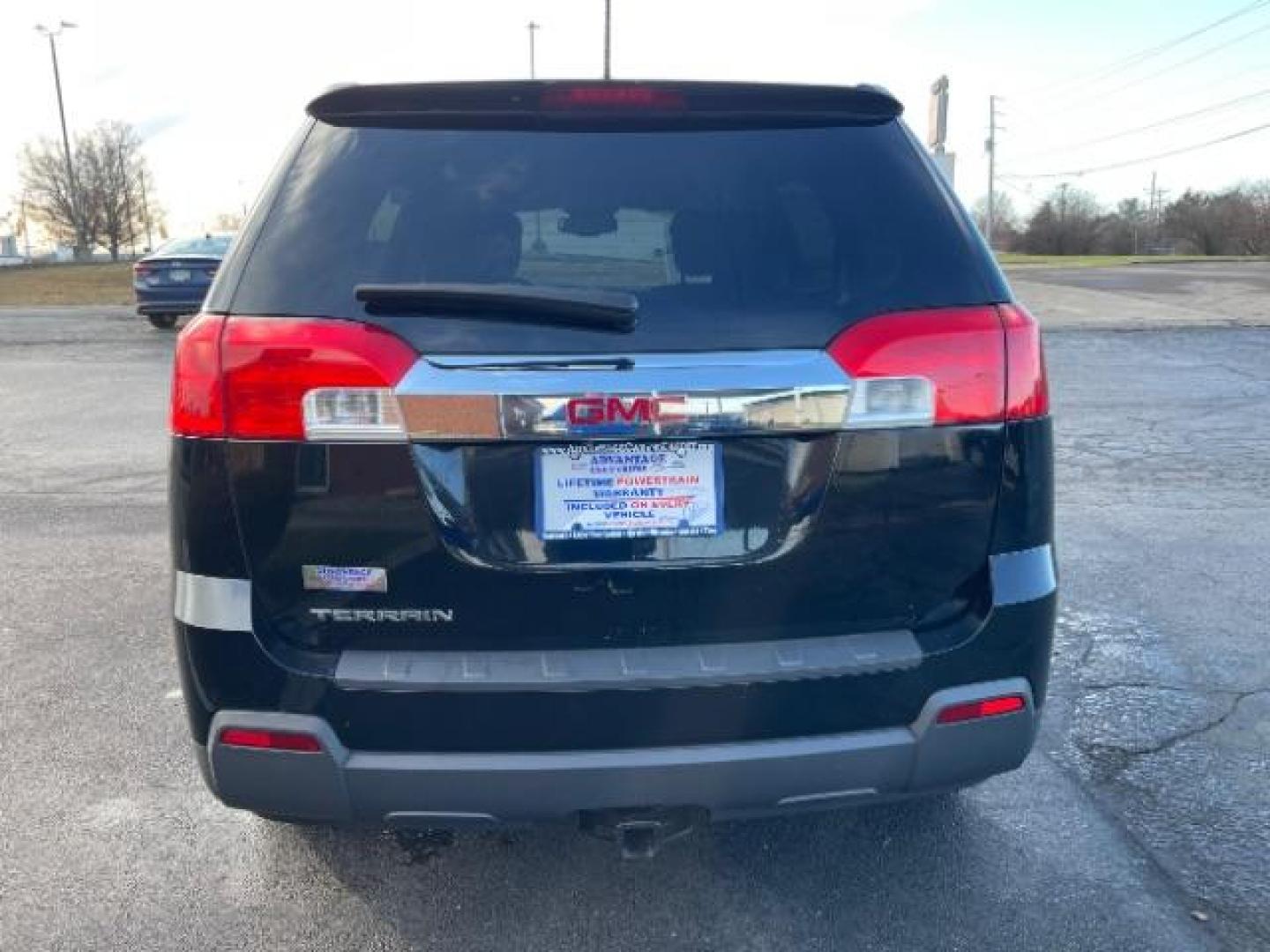 2015 Onyx Black GMC Terrain SLE1 FWD (2GKALMEK1F6) with an 2.4L L4 DOHC 16V engine, 6-Speed Automatic transmission, located at 1951 S Dayton Lakeview Rd., New Carlisle, OH, 45344, (937) 908-9800, 39.890999, -84.050255 - Photo#4