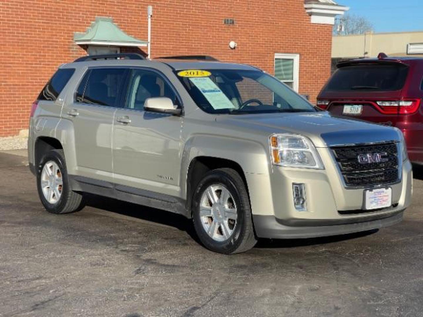 2015 Champagne Silver Metallic GMC Terrain SLE2 FWD (2GKALREK9F6) with an 2.4L L4 DOHC 16V engine, 6-Speed Automatic transmission, located at 1951 S Dayton Lakeview Rd., New Carlisle, OH, 45344, (937) 908-9800, 39.890999, -84.050255 - Photo#0