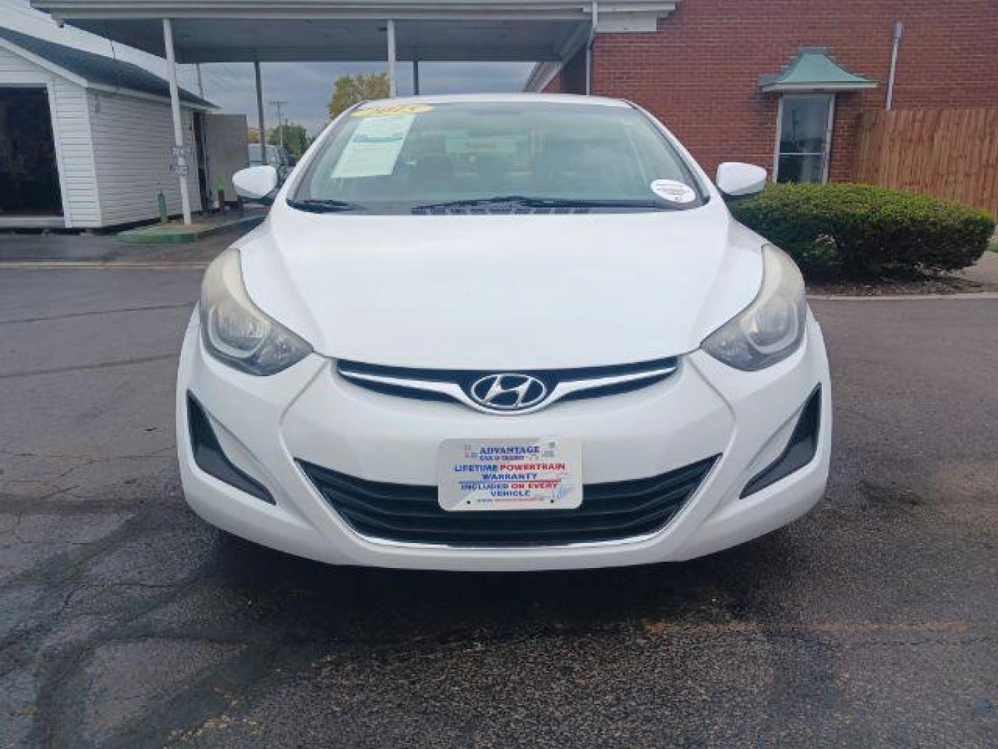 2015 Quartz White Pearl Hyundai Elantra SE 6AT (5NPDH4AE6FH) with an 1.8L L4 DOHC 16V engine, 6-Speed Automatic transmission, located at 1230 East Main St, Xenia, OH, 45385, (937) 908-9800, 39.688026, -83.910172 - Photo#1