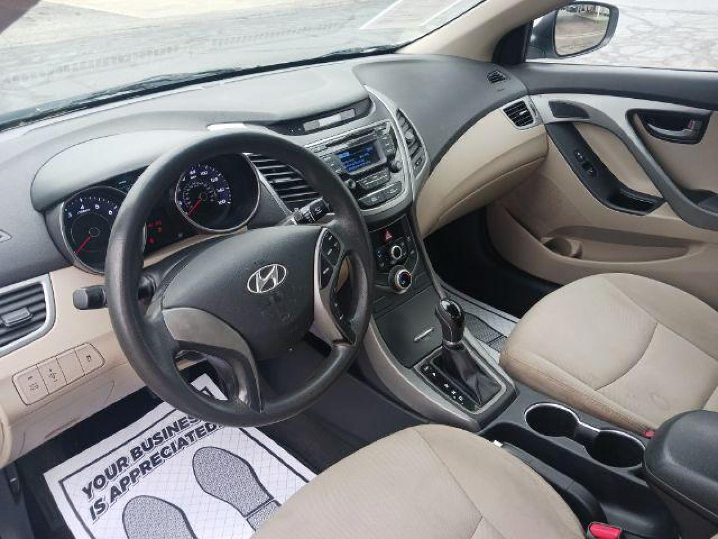 2015 Quartz White Pearl Hyundai Elantra SE 6AT (5NPDH4AE6FH) with an 1.8L L4 DOHC 16V engine, 6-Speed Automatic transmission, located at 1230 East Main St, Xenia, OH, 45385, (937) 908-9800, 39.688026, -83.910172 - Photo#6