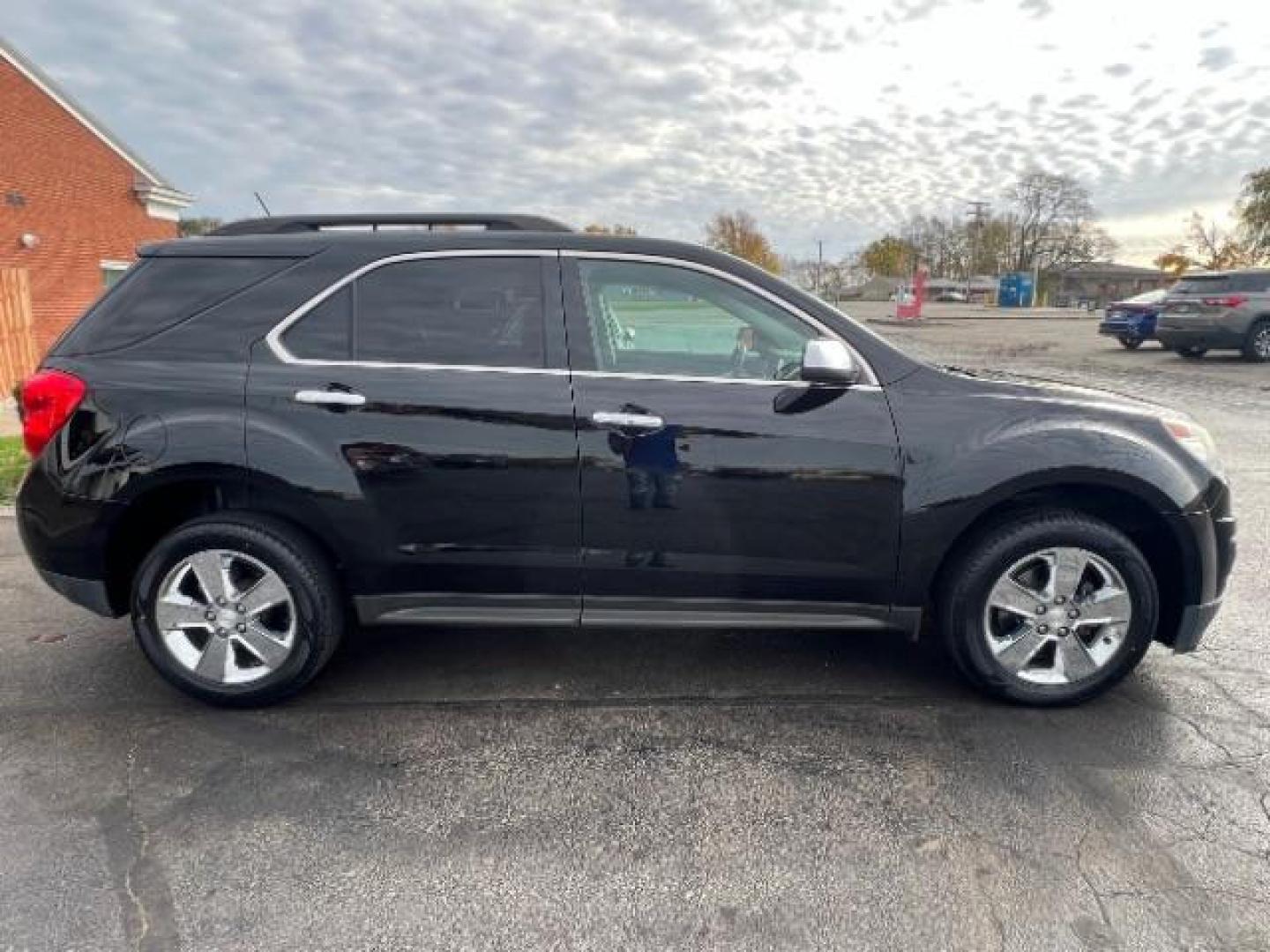 2015 Phantom Black Hyundai Sonata Sport (5NPE34AF2FH) with an 2.4L L4 DOHC 16V engine, 6-Speed Automatic transmission, located at 1184 Kauffman Ave, Fairborn, OH, 45324, (937) 908-9800, 39.807072, -84.030914 - Photo#4