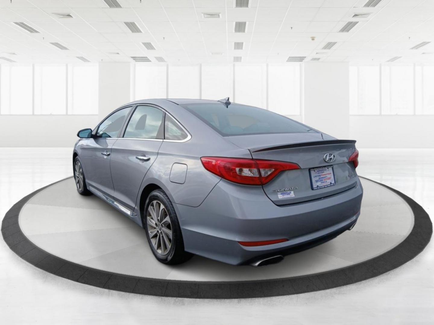 2015 Hyundai Sonata Sport (5NPE34AF5FH) with an 2.4L L4 DOHC 16V engine, 6-Speed Automatic transmission, located at 1184 Kauffman Ave, Fairborn, OH, 45324, (937) 908-9800, 39.807072, -84.030914 - 2015 Hyundai Sonata Sport - Photo#4