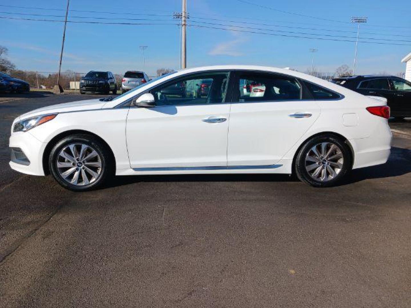 2015 Quartz White Pearl Hyundai Sonata Sport (5NPE34AF4FH) with an 2.4L L4 DOHC 16V engine, 6-Speed Automatic transmission, located at 1951 S Dayton Lakeview Rd., New Carlisle, OH, 45344, (937) 908-9800, 39.890999, -84.050255 - Photo#3