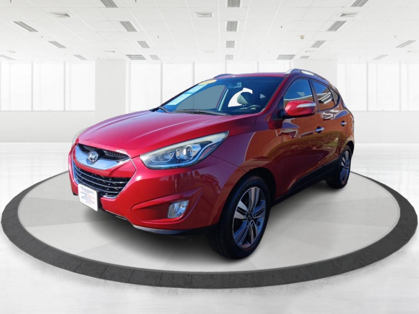 2015 Garnet Red Mica Hyundai Tucson GLS AWD (KM8JUCAG4FU) with an 2.4L L4 DOHC 16V engine, 6-Speed Automatic transmission, located at 1099 N County Rd 25A , Troy, OH, 45373, (937) 908-9800, 40.057079, -84.212883 - Photo#4