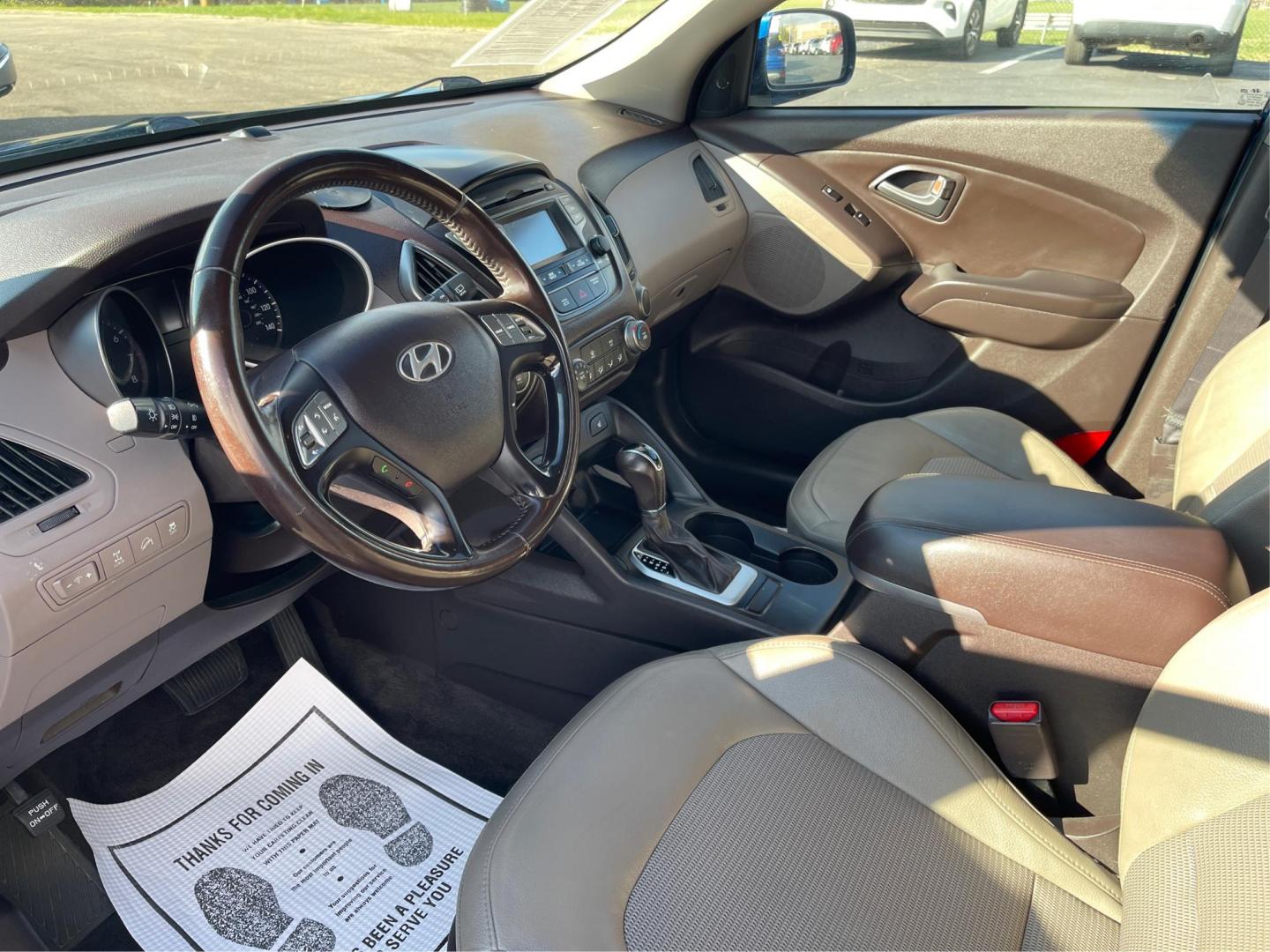 2015 Laguna Blue Mica Hyundai Tucson GLS AWD (KM8JUCAG7FU) with an 2.4L L4 DOHC 16V engine, 6-Speed Automatic transmission, located at 4508 South Dixie Dr, Moraine, OH, 45439, (937) 908-9800, 39.689976, -84.218452 - Photo#8