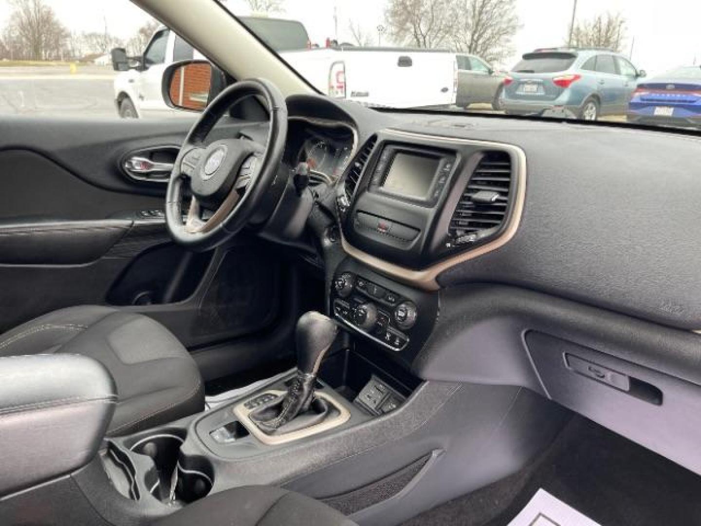 2015 Billet Silver Metallic CC Jeep Cherokee Latitude FWD (1C4PJLCB2FW) with an 2.4L L4 DOHC 16V engine, 9-Speed Automatic transmission, located at 1184 Kauffman Ave, Fairborn, OH, 45324, (937) 908-9800, 39.807072, -84.030914 - Photo#8