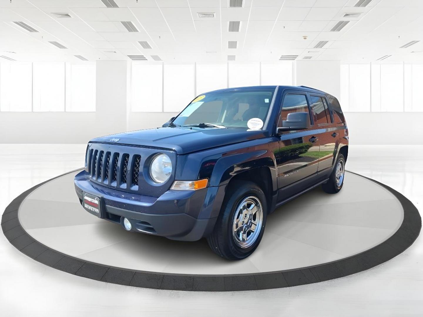 2015 Jeep Patriot Sport 2WD (1C4NJPBAXFD) with an 2.0L L4 DOHC 16V engine, located at 1951 S Dayton Lakeview Rd., New Carlisle, OH, 45344, (937) 908-9800, 39.890999, -84.050255 - 2015 Jeep Patriot Sport 2WD - Photo#5